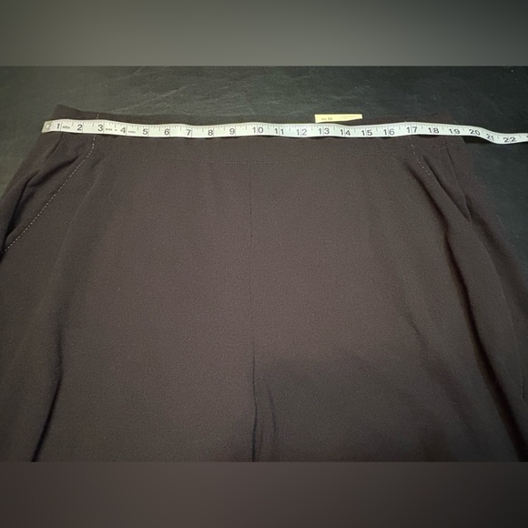 Max Studio Black Top with white thread trim & Wide Leg Trousers Set 2X MSRP $198 - Picture 13 of 16